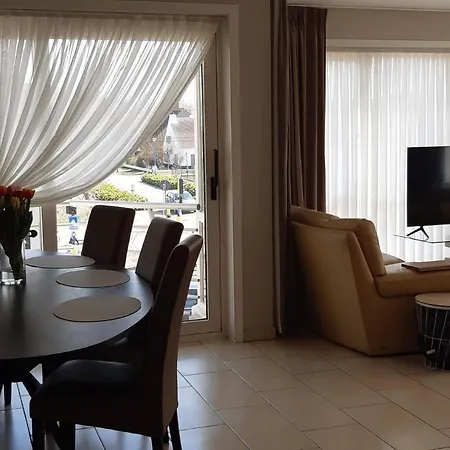 Daire 300 M Zee 2 Slaapkamers