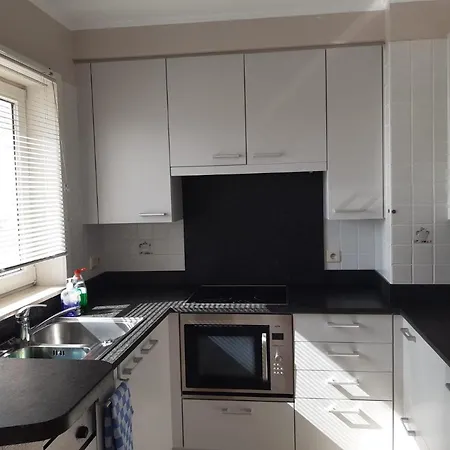 300 M Zee 2 Slaapkamers Daire *